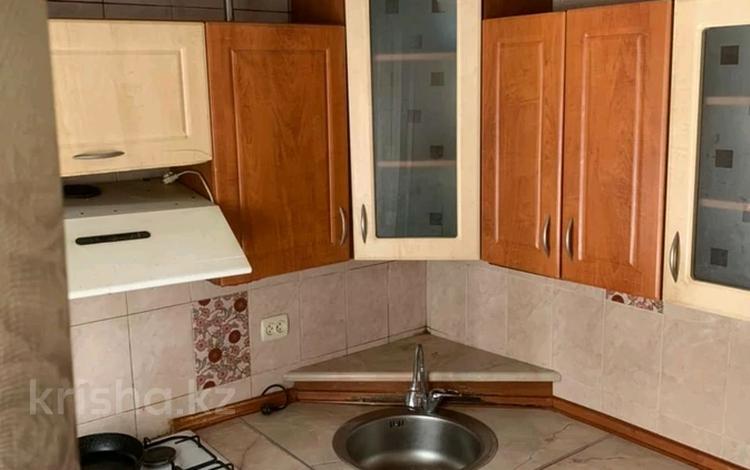 3-бөлмелі пәтер · 57 м² · 1/5 қабат, мкр Аксай-1 21, бағасы: 300 000 ₸ в Алматы, Ауэзовский р-н — фото 2