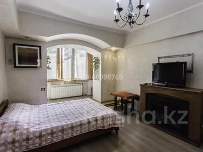 1-комнатная квартира · 45 м² · 3/5 этаж, Назарбаева 220/3 — Сатпаева за 17 000 〒 в Алматы, Медеуский р-н