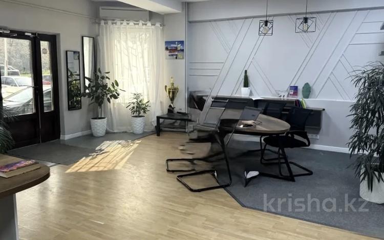 Свободное назначение, офисы, склады, общепит, салоны красоты, сельское хозяйство, фитнес и спорт, образование, развлечения, конференц-залы, кабинеты и рабочие места, студии · 200 м² за 1.8 млн ₸ в Алматы, Алмалинский р-н — фото 5