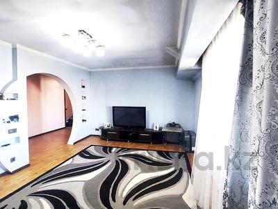 Пәтерлер в Алматы: 4-бөлмелі пәтер · 105.4 м² · 6/6 қабат, мкр Кокжиек, бағасы: 33 млн 〒 4-бөлмелі пәтер · 105.4 м² · 6/6 қабат, мкр Кокжиек, бағасы: 33 млн 〒 в Алматы, Жетысуский р-н