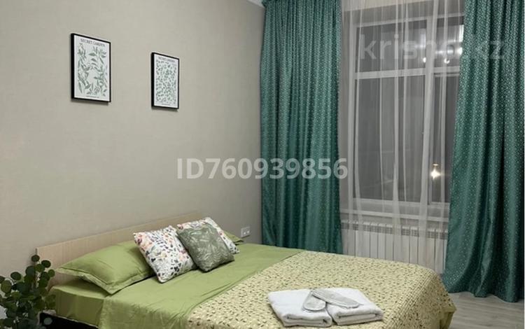 1-бөлмелі пәтер · 60 м² · 2/10 қабат, Дюсембекова 83/2 — Сапиева , Досжан, Ашимова , Ариста , Глобал, бағасы: 2 000 ₸ в Караганде, Казыбек би р-н — фото 2