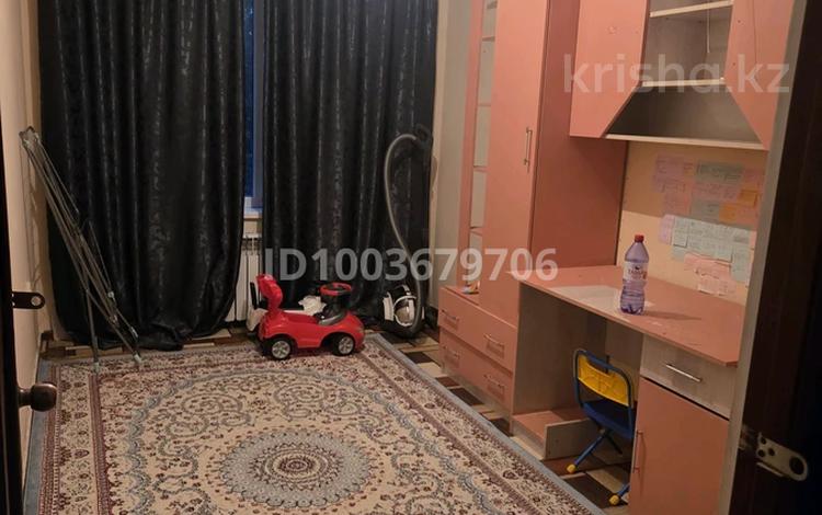 3-комнатная квартира · 64 м² · 1/5 этаж, Привокзальный-5 18 — Арбат идеал за 17 млн 〒 в Атырау, мкр Привокзальный-5 — фото 2