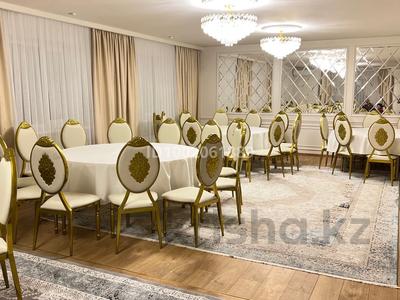 Жеке үй · 8 бөлме · 350 м², Ер Таргын 19 — Жанаарка, бағасы: 150 000 〒 в Астане, Алматы р-н