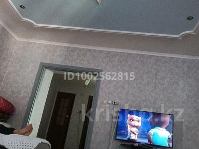 Отдельный дом · 5 комнат · 300 м² · 10 сот., Железнодорожная 72 — Возле универсам рахмет за 25 млн 〒 в Аксае