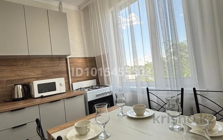 3-бөлмелі пәтер · 65 м² · 4/5 қабат, Короленко 32, бағасы: 20 000 ₸ в Уральске — фото 2