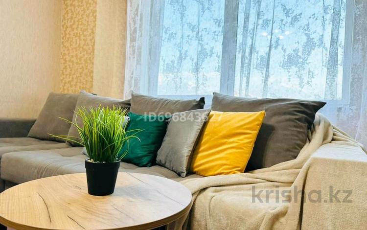 2-бөлмелі пәтер, 60 м², 10/25 қабат тәулік бойы, Абиша Кекилбайулы 270 — ТРЦ MEGAPARK Shopping MALL, бағасы: 25 000 〒 в Алматы, Бостандыкский р-н — фото 2