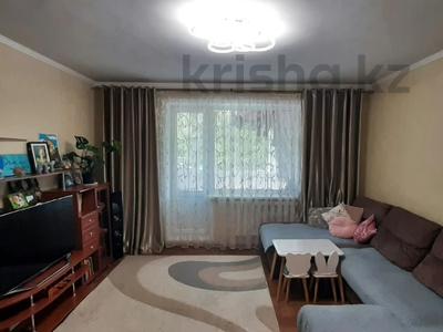 3-комнатная квартира · 64.9 м² · 2/5 этаж, мкр Юго-Восток, мкр Степной 1 — Средняя школа №5, Ясли-сад "Еркетай" за 30 млн ₸ в Караганде, Казыбек би р-н