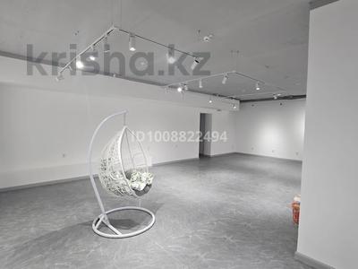 Свободное назначение, офисы, магазины и бутики, склады, общепит, салоны красоты, фитнес и спорт, медцентры и аптеки, образование, развлечения, кабинеты и рабочие места, студии · 100 м² за 450 000 〒 в Кокшетау