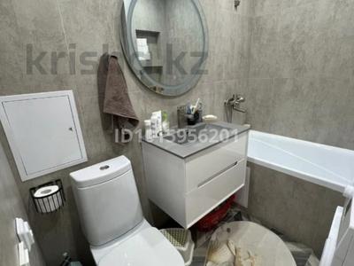 3-бөлмелі пәтер · 60 м² · 5/5 қабат, Азаттык 42а, бағасы: 24 млн ₸ в Атырау