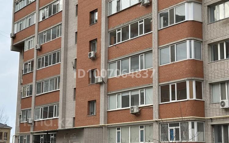 2-комнатная квартира · 58 м² · 2/10 этаж, мкр Болашак 129 за 23.5 млн 〒 в Актобе — фото 2