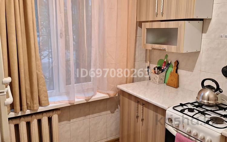 2-комнатная квартира, 42 м², 1/5 этаж помесячно, мкр Орбита-1 21 — Мустафина биржана