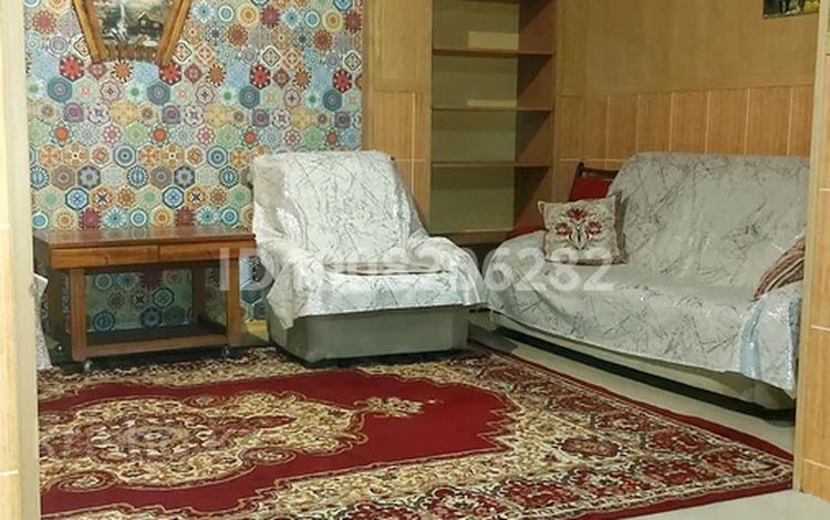 3-комнатная квартира · 70 м² · 1/5 этаж, Пришахтинск, Пришахтинск, 23й микрорайон 17 за 130 000 ₸ в Караганде, Алихана Бокейханова р-н — фото 2