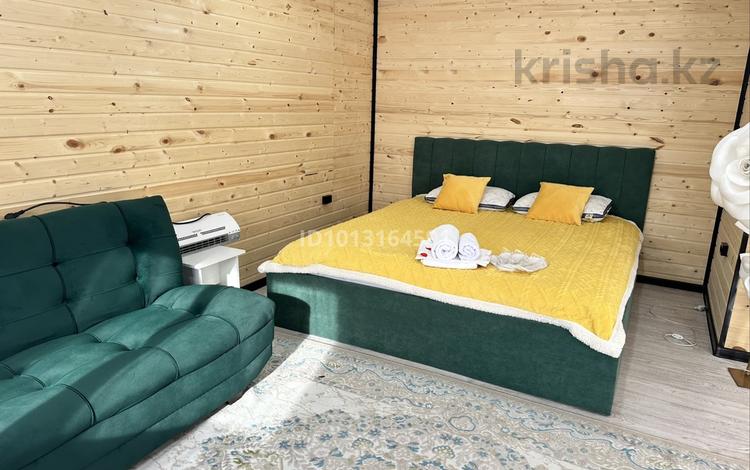 Дом · 1 комната · 35 м², Сакена сейфулина 11/4 за 30 000 ₸ в Бурабае — фото 2