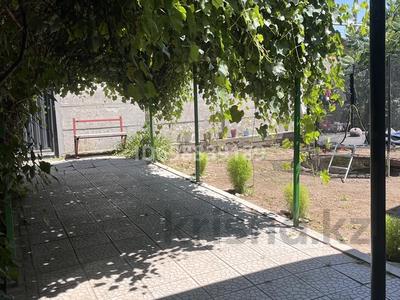 Жеке үй · 4 бөлме · 108 м² · 5 жүзд., Жибек жолы — На углу, бағасы: 20 млн ₸ в Междуреченске
