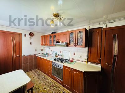 Отдельный дом · 4 комнаты · 86 м² · 6 сот., мкр Новый Город, Липецкий за 38 млн 〒 в Караганде, Казыбек би р-н