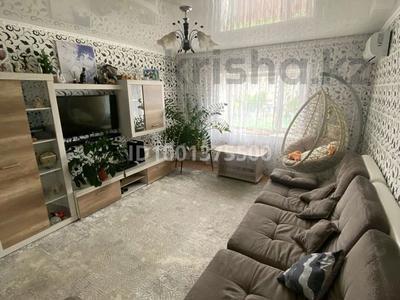2-комнатная квартира · 68.6 м² · 4/5 этаж, Камзина 32 за 13.5 млн 〒 в Аксу
