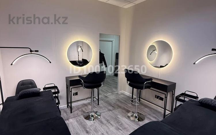 Салоны красоты · 33 м² за 70 000 ₸ в Алматы, Алмалинский р-н — фото 2