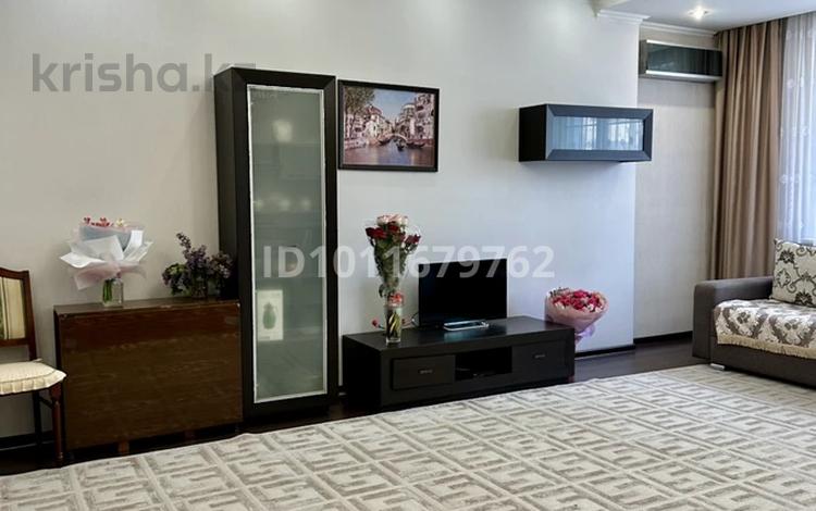 2-бөлмелі пәтер · 70 м² · 8/18 қабат, Гагарина 127, бағасы: 63 млн ₸ в Алматы, Бостандыкский р-н — фото 2