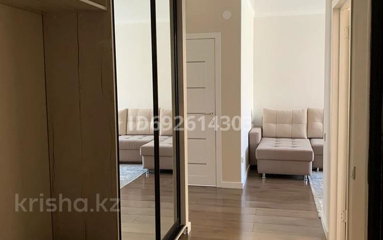 2-комнатная квартира, 60 м², 2/10 этаж, мкр Шугыла, Жунисова 4 5