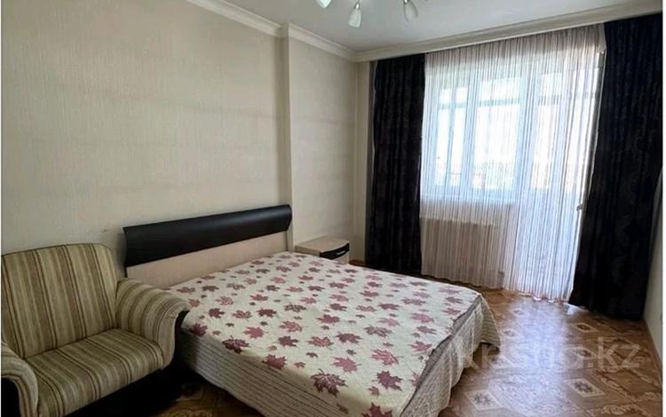 3-комнатная квартира · 100 м² · 8/15 этаж, Сарайшык 7/1 за 350 000 ₸ в Астане, Есильский р-н — фото 3