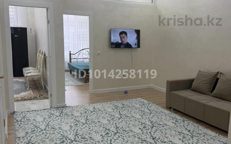 2-комнатная квартира · 56 м² · 15/15 этаж, 17-й мкр 48 — Напротив стадиона мунайшы за 20 000 ₸ в Актау — фото 2