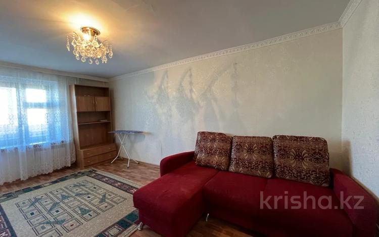 1-комнатная квартира, 33 м², 4/5 этаж помесячно, мкр 8