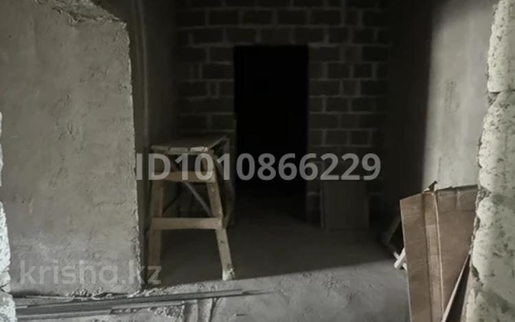 4-бөлмелі пәтер · 155 м² · 3 қабат, 32А мкр ак босага, бағасы: 38 млн ₸ в Актау — фото 2