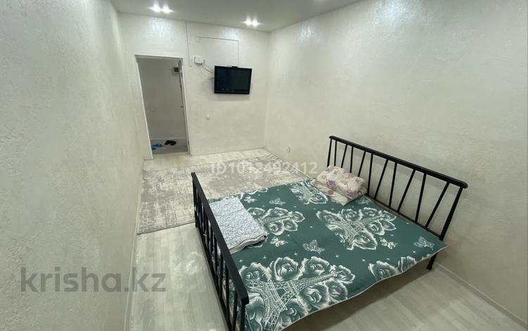 1-комнатная квартира · 40 м² · 1/6 этаж, 32А мкр 16 — Остановки за 8 000 ₸ в Актау — фото 2