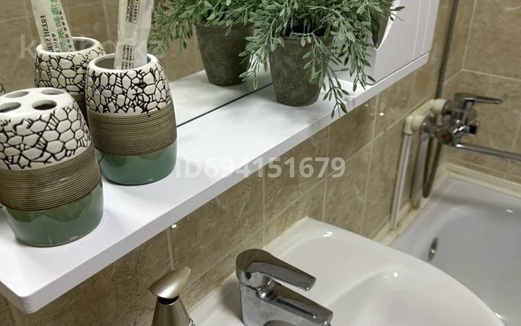 1-комнатная квартира · 44 м² · 1/5 этаж, мкр Юго-Восток, Ашимова 26 за 12 000 ₸ в Караганде, Казыбек би р-н — фото 2
