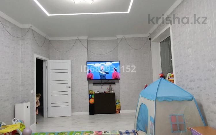 3-комнатная квартира, 75 м², 4/18 этаж, мкр Юго-Восток, Волочаевская 44/2 за 33 млн 〒 в Караганде, Казыбек би р-н — фото 2