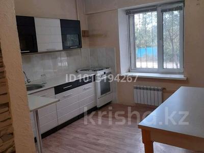 3-бөлмелі пәтер · 64 м² · 1/5 қабат, мкр 16-й военный городок, Красногвардейский тракт 190 — Сейфуллина, Ташкентская, бағасы: 220 000 ₸ в Алматы, Турксибский р-н