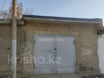 Гаражи и паркинги в Улытау обл.: Гараж · 24 м² · 6 микрорайон Есенберлина 2 — Возле корта за ~ 5 млн 〒 Гараж · 24 м² · 6 микрорайон Есенберлина 2 — Возле корта за ~ 5 млн 〒 в Жезказгане