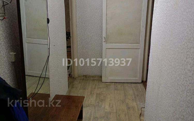 2-бөлмелі пәтер · 47.6 м² · 5/5 қабат, Строитель ш/а. — Супермаркет алтындар по Шелехова, бағасы: 15 млн ₸ в Уральске, мкр Строитель — фото 2