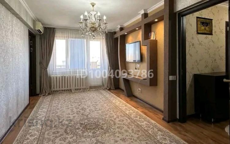 3-комнатная квартира · 60 м² · 5/5 этаж, Амангелды 102 — В районе Одежды за 130 000 ₸ в  — фото 12
