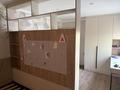 3-комнатная квартира · 62 м² · 3/5 этаж, Пришахтинск, 22й микрорайон 7 — 32 школа за 170 000 ₸ в Караганде, Алихана Бокейханова р-н — фото 18
