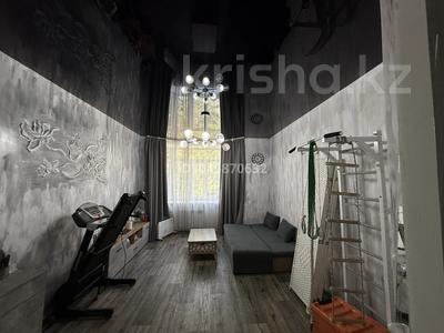 2-бөлмелі пәтер · 60 м² · 2/4 қабат, Независимости 4 — Расположена в центре города,в районе старой площади., бағасы: 15 млн ₸ в Риддере