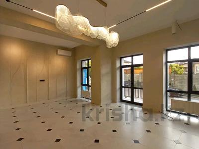 5-комнатная квартира · 262.2 м² · 1/3 этаж, Какимбека Салыкова 40 за 167 млн ₸ в Алматы, Наурызбайский р-н