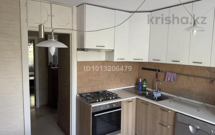 3-комнатная квартира · 75 м² · 3/5 этаж, Джамбула 194 — Жарокова-Джамбула за 420 000 ₸ в Алматы, Алмалинский р-н — фото 2