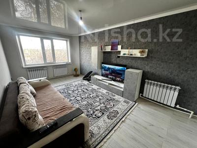 3-бөлмелі пәтер · 64 м² · 5/5 қабат, Майкудук, 13й микрорайон, бағасы: 13.5 млн 〒 в Караганде, Алихана Бокейханова р-н