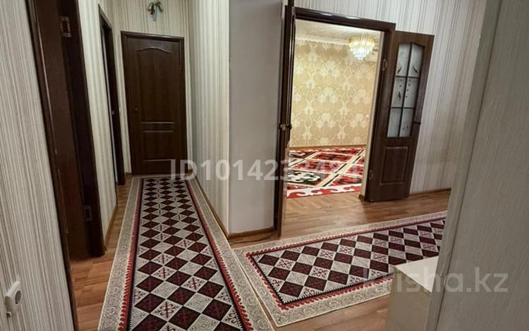 3-комнатная квартира · 73 м² · 2/5 этаж, Мкр Астана-2 2 — Дом расположен напротив школы “Байтерек”, рядом с супермаркетом “Улан” и магазином “Карамель Оптомаркет”. за 160 000 ₸ в  — фото 2