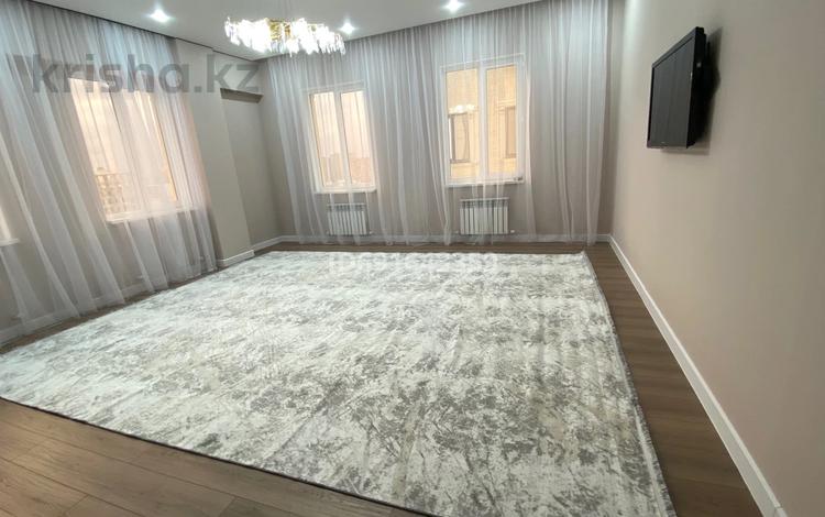 3-бөлмелі пәтер · 102.3 м² · 8/14 қабат, 17-ш/а. 214/1, бағасы: 55 млн ₸ в Актау, 17-й мкр — фото 29