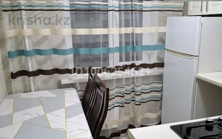 2-комнатная квартира · 43 м² · 2/4 этаж, мкр Айнабулак-1 25 за 250 000 ₸ в Алматы, Жетысуский р-н — фото 2
