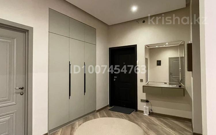 4-комнатная квартира · 220 м² · 9/9 этаж, Шевченко 109 за 1.4 млн 〒 в Алматы, Алмалинский р-н — фото 2