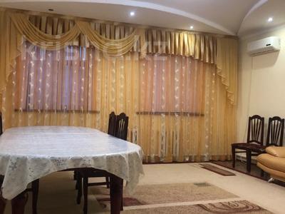 Отдельный дом · 5 комнат · 217 м² · 10 сот., мкр Атырау-2, Медеу 47 за 36 млн 〒 в мкр	Атырау-2