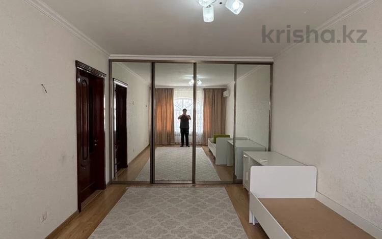 2-комнатная квартира · 68.5 м² · 8/8 этаж, проспект Алии Молдагуловой за 20.5 млн ₸ в Актобе — фото 12