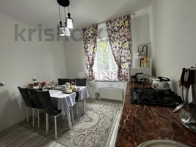 2-комнатная квартира · 48 м², мкр Кокжиек 48 за 220 000 ₸ в Алматы, Жетысуский р-н