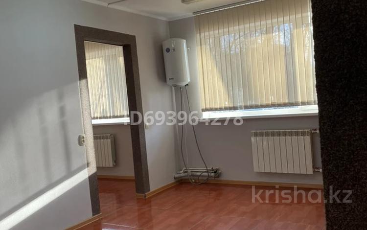 Кеңселер, дүкендер мен бутиктер, сұлулық салондары • 47 м², бағасы: 34 млн 〒 в Петропавловске — фото 2