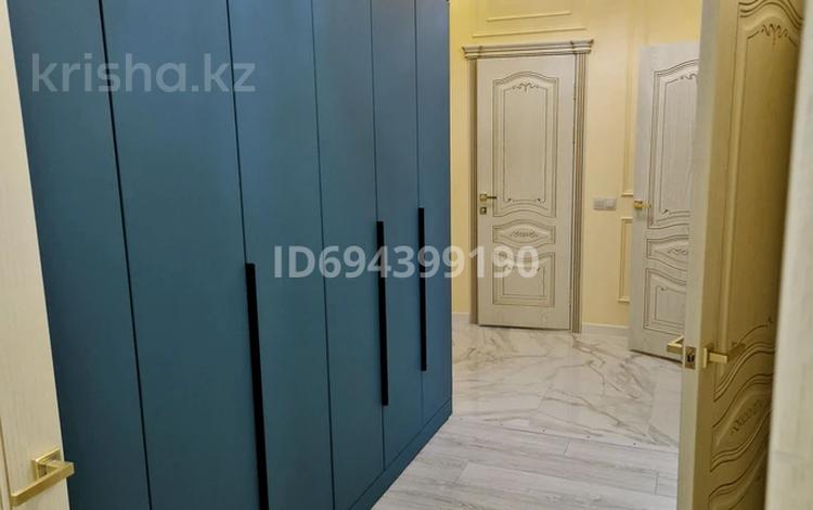 2-бөлмелі пәтер · 75 м² · 2/9 қабат, Нұрсая ш/а., Абулхайыр хана 74-5, бағасы: 300 000 ₸ в Атырау, мкр Нурсая — фото 2