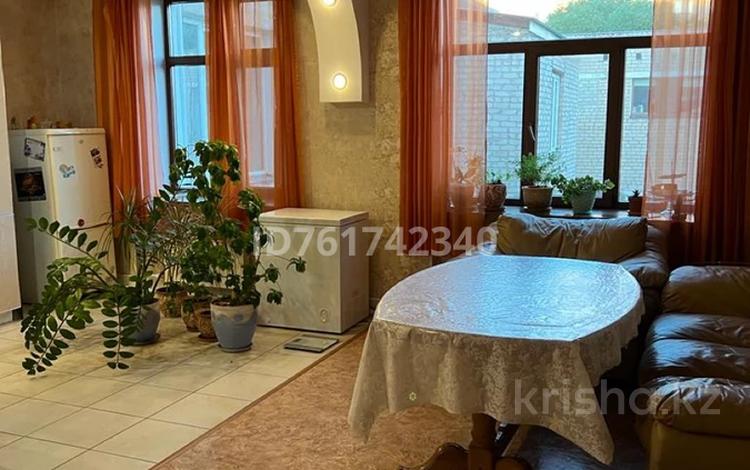 5-комнатная квартира · 194 м² · 2/2 этаж, Казахстанской правды 118 — Гор отдел за 80 млн 〒 в Петропавловске — фото 2
