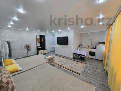 1-бөлмелі пәтер · 38 м² · 4/5 қабат, Шакарима 35, бағасы: 15 000 ₸ в Семее